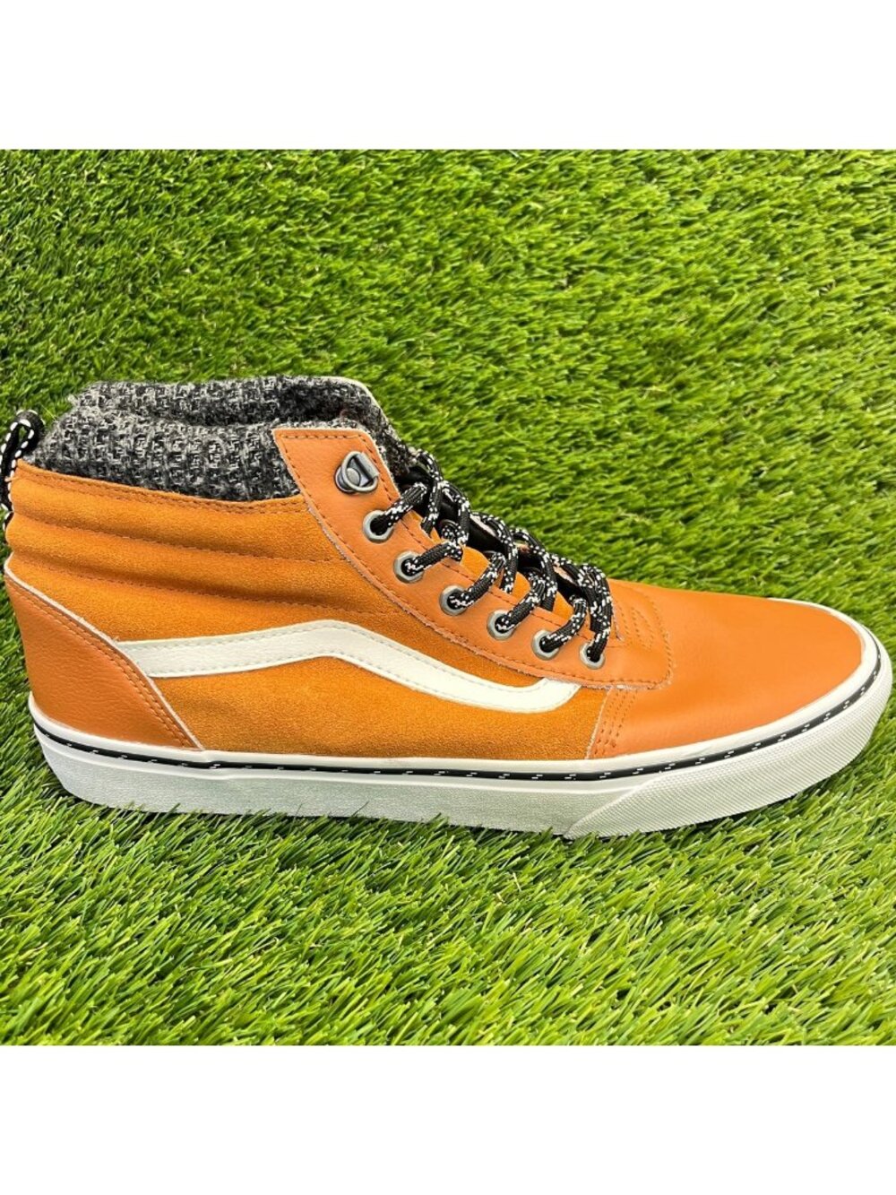 Vans Ward High MTE Mens Size 11 Pumpkin Orange Athletic Leather Shoes Sneakers